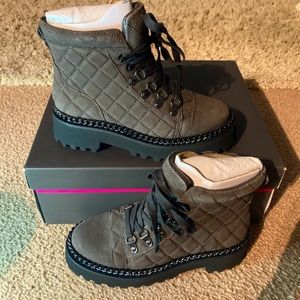 Vince Camuto Maissa Quilted Suede Chunky Sole Hiker Boots Size 5 NWT